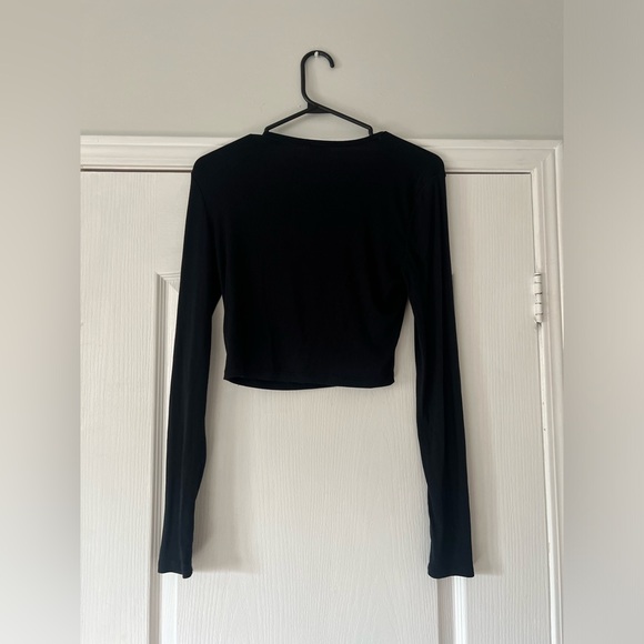 sunday best black long sleeve crop top - Picture 3 of 4